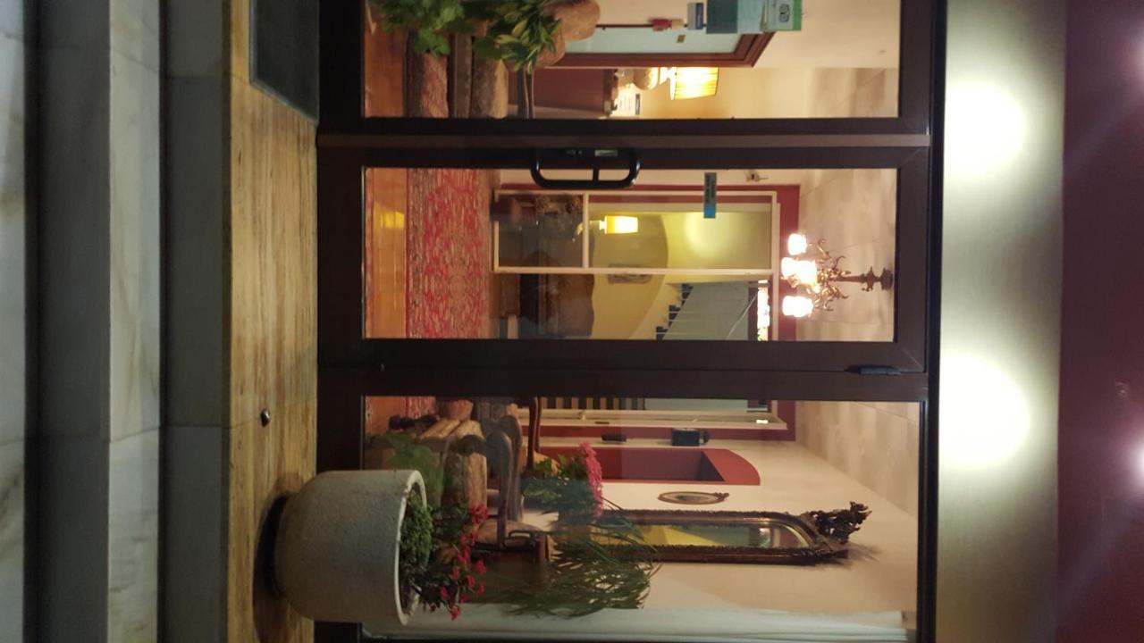 Hostal Residencia Catalina Palamós Eksteriør bilde