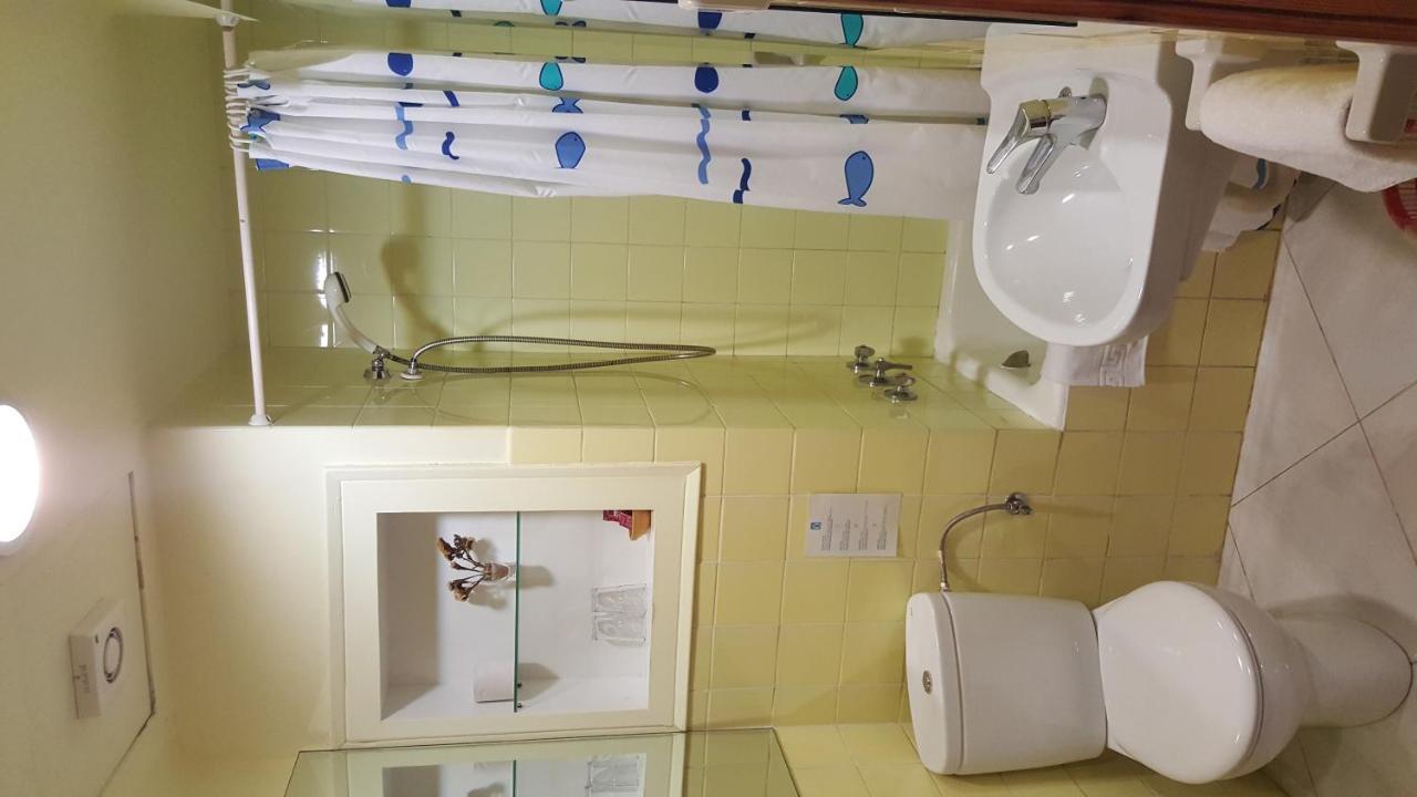 Hostal Residencia Catalina Palamós Eksteriør bilde