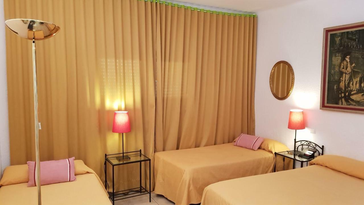 Hostal Residencia Catalina Palamós Eksteriør bilde