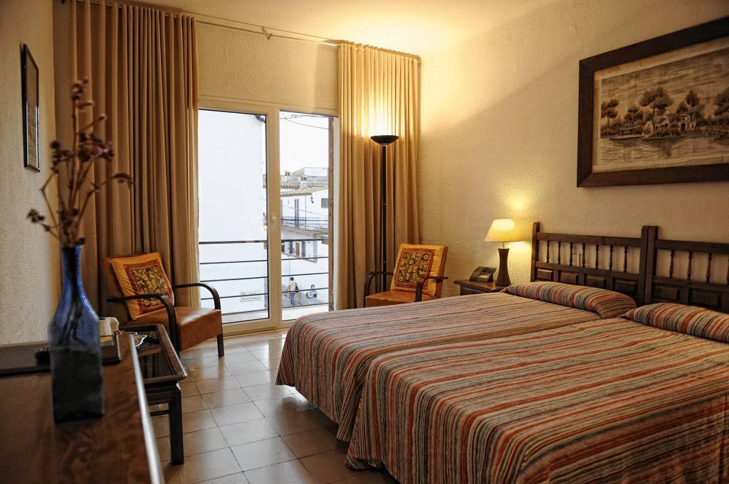 Hostal Residencia Catalina Palamós Rom bilde